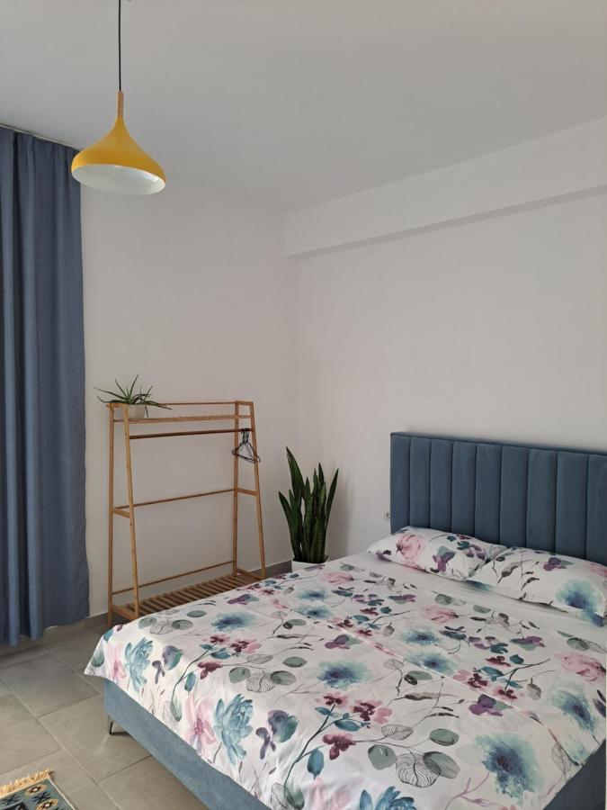 Appartments Kristi&Iris Vlorë Екстериор снимка